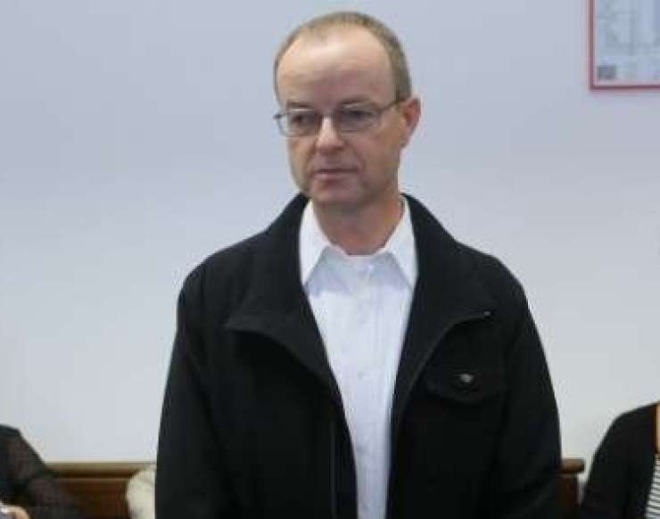 Štiri leta zapora za nekdanjega župnika Klopčiča, obsojenega za spolno zlorabo osemletnice