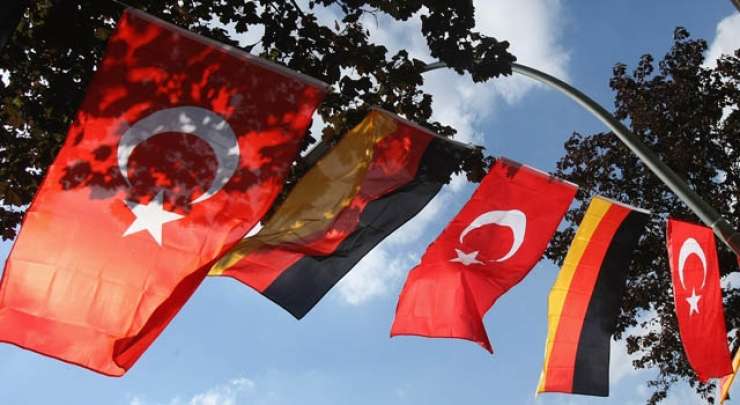 Turčija državljane, ki potujejo v Nemčijo, svari pred rasizmom