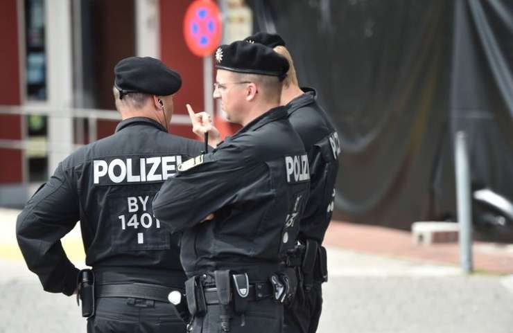 Pokol v Nemčiji: v streljanju v Baden-Württembergu ubitih šest ljudi