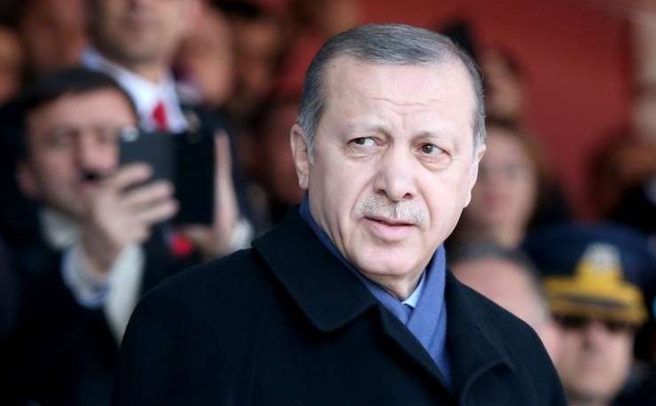 Načrt za diktaturo: Tako bi Erdogan iz Turčije naredil sultanat