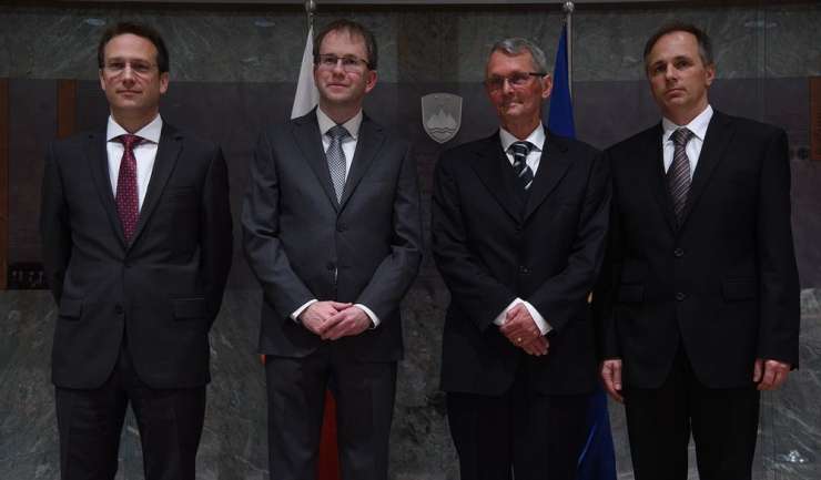 DZ potrdil nove ustavne sodnike: Accetta, Jakliča, Kneza in Pavčnika