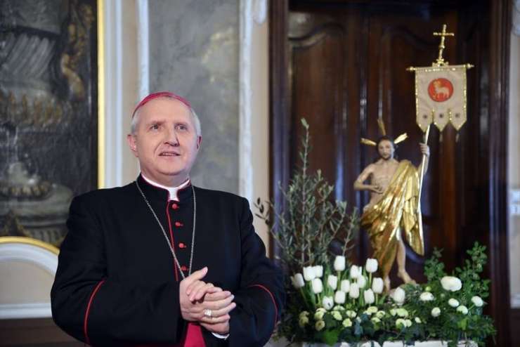 Nadškof Zore v velikonočni poslanici: Vera živi iz srečanja