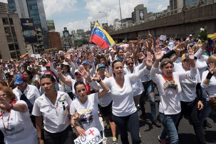 Za repatriacijo iz Venezuele zaprosilo 55 oseb slovenskega porekla