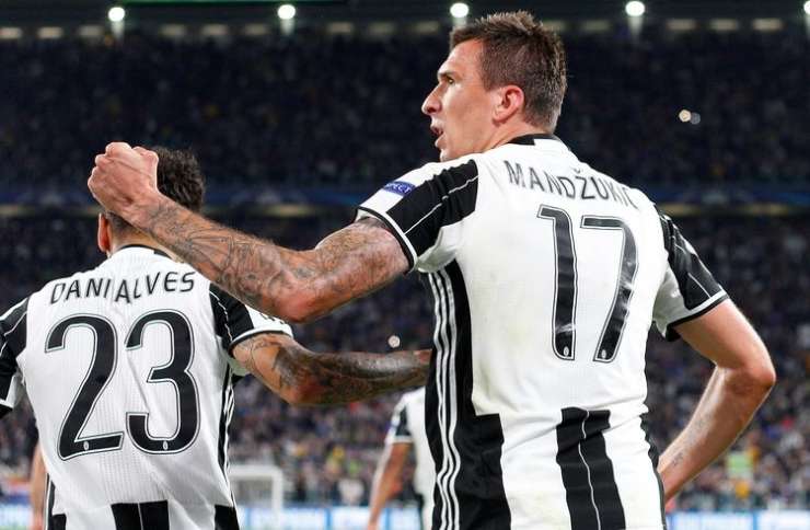 Mandžukić in Alves potrdila Juventusovo vozovnico za finale v Cardiffu