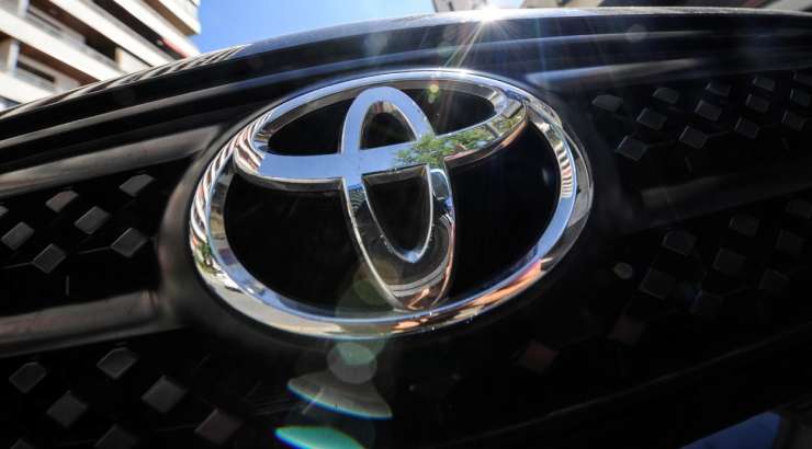 Kar imejte električna vozila, Toyota razvija leteči avtomobil