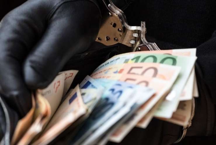 Banksterji in gangsterji: Slovenski bankirji v navezi z balkanskimi kriminalci