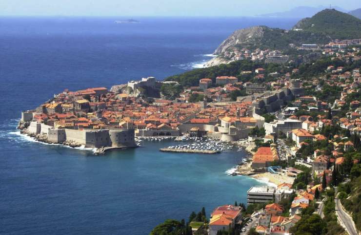 CNN svetuje: V letu 2018 se izognite s turisti nagnetenemu Dubrovniku