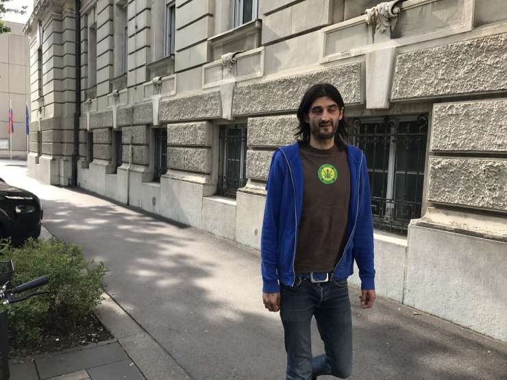 Vrhovno sodišče dokončno oprostilo marihuana aktivista Jašarja