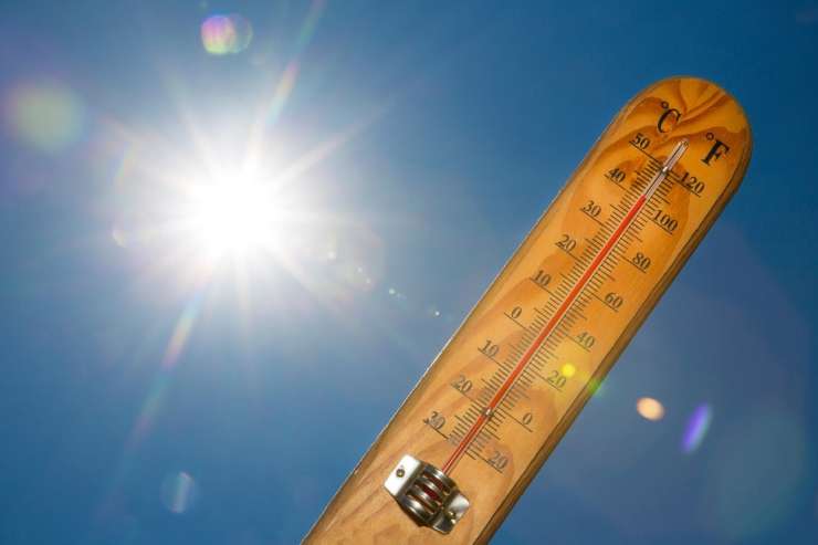 Temperature do 45 stopinj že terjajo žrtve po Evropi; danes bi lahko padel evropski vročinski rekord