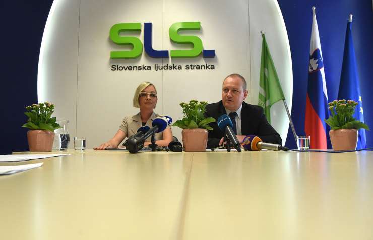 SLS gre na volitve z Zvezo za Primorsko, skupno listo s Kanglerjem in Primcem pa še naprej zavrača