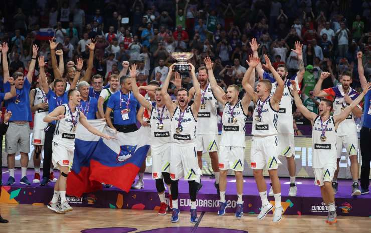 Zlati košarkarji razočarani nad mizerno nagrado, ki jim jo je dodelila Cerarjeva vlada