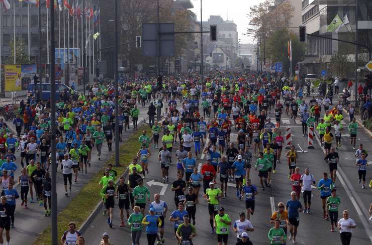 Ljubljanske ulice danes polne volivcev in tekačev: 14.000 prijav za ljubljanski maraton