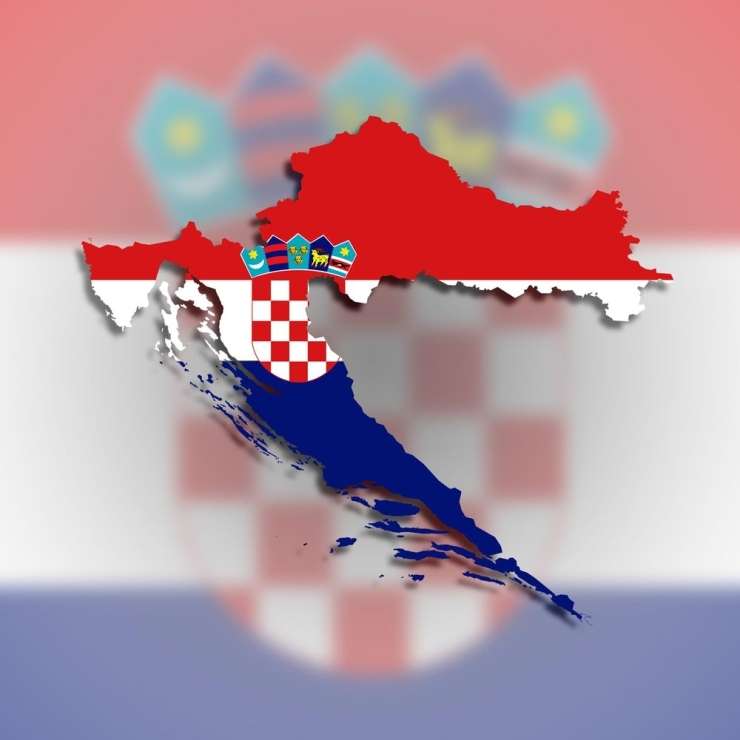 Slovenski evropski poslanci pozivajo: Odhajajoča Junckerjeva komisija Hrvaške ne sme spustiti v schengen