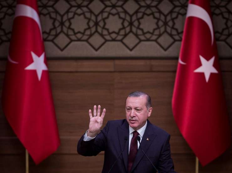 V Erdoganovi Turčiji ukazali zaprtje več opozicijskih spletnih strani
