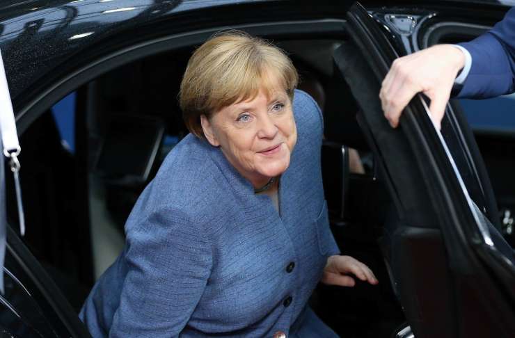 Angela Merkel si je zadala nalogo: Obdržati Evropo skupaj!