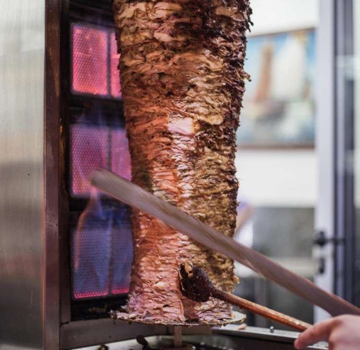 V mesu za kebab iz Poljske odkrili salmonelo