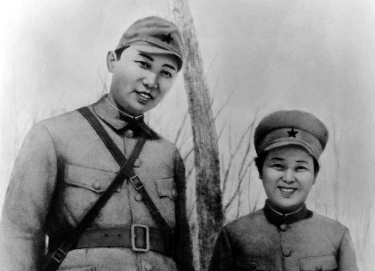 Kimova babica je bila "odlična strelka", ki je vzgojila "vzhajajoče sonce" Kim Jong-ila