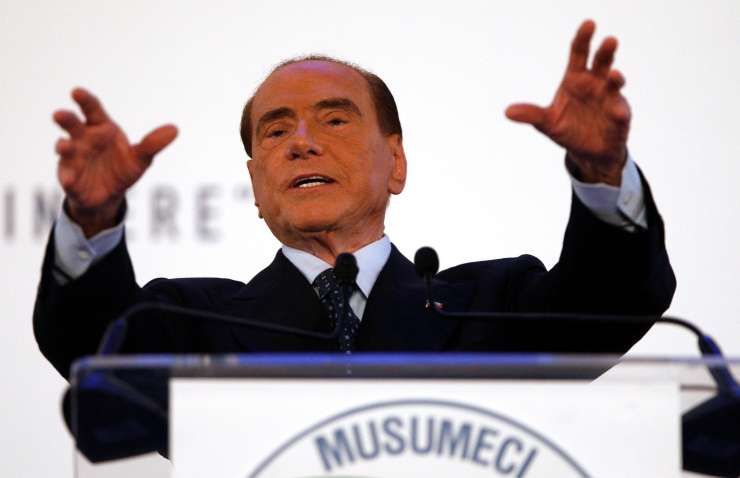 Berlusconi prižgal zeleno luč za koalicijo med Ligo in Gibanjem pet zvezd