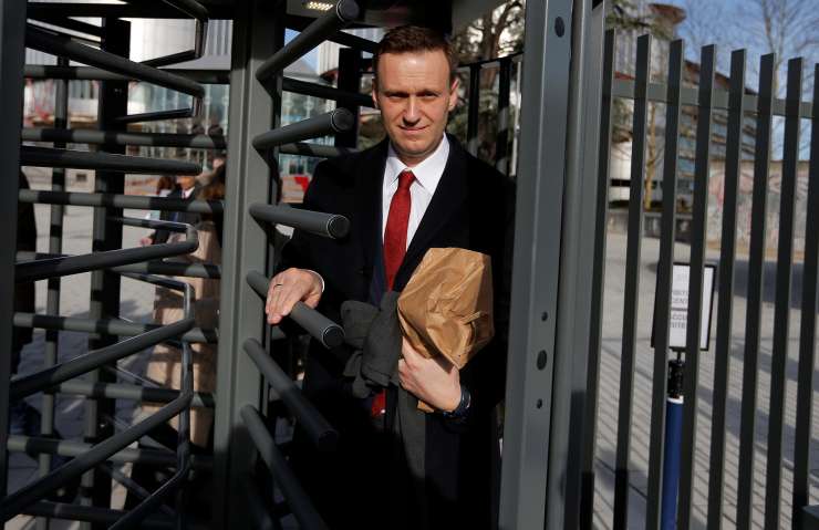 Navalni je že za rešetkami, zdaj je Rusija prepovedala tudi njegove "ekstremistične" organizacije
