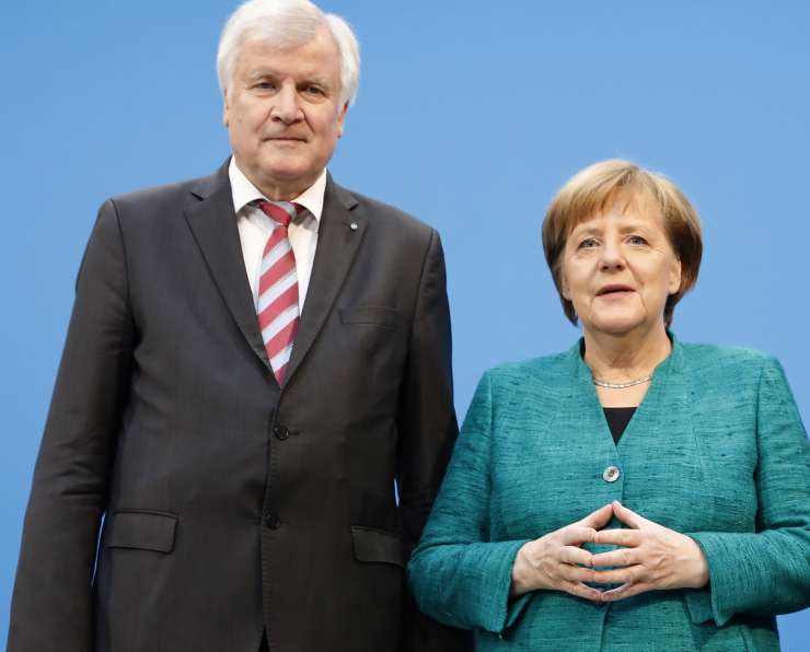 Nemci dali Angeli Merkel hudo klofuto: Islam ni del Nemčije