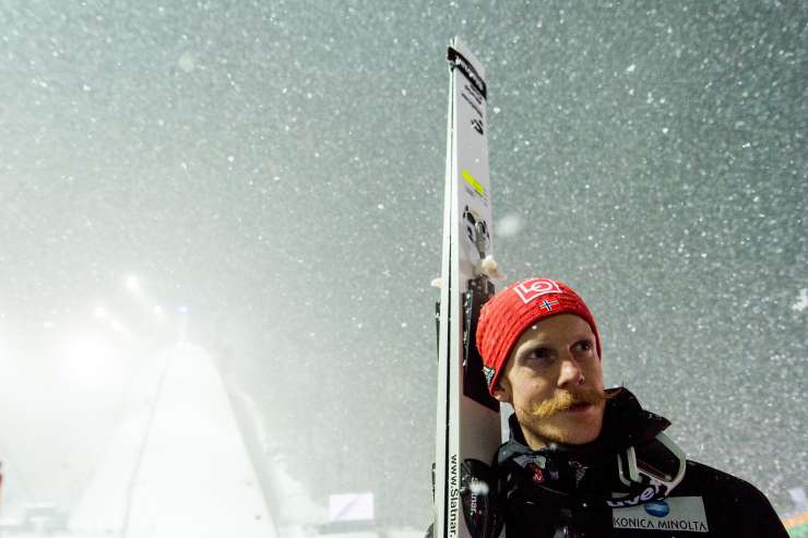 Norveški skakalec Robert Johansson zaradi brkov zvezdnik OI