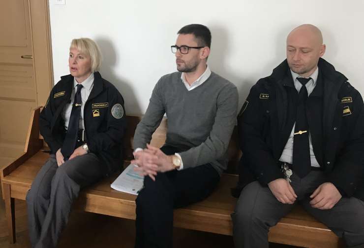 Divja vožnja s streljanjem po Mariboru: Ferliču deset mesecev zapora za povzročitev splošne nevarnosti