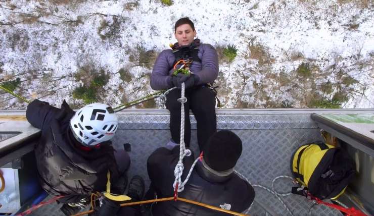 VIDEO: Ob novem dosežku slovenskih akrobatov so gledalci obnemeli: Z Velike planine skakali v prepad!
