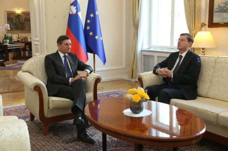 Pahor po sestanku s Cerarjem: Predčasne volitve v drugi polovici maja!