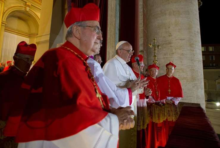 Papež je znižal plače v Vatikanu: kardinalom za desetino