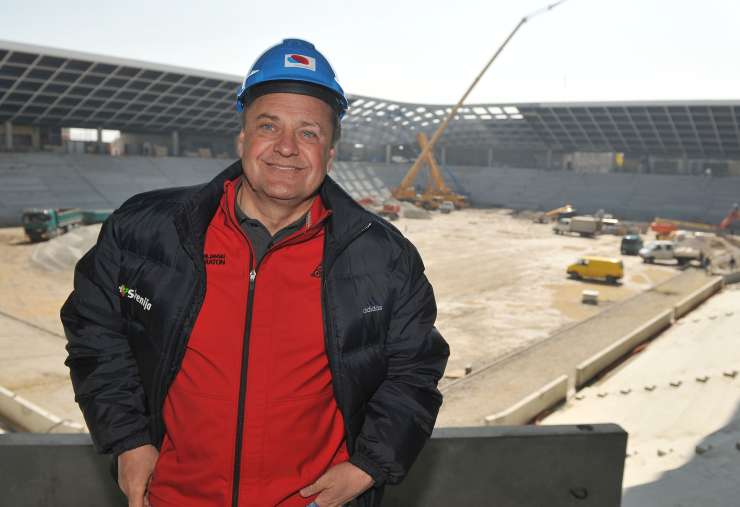 Hudi očitki na račun Jankovićev pri gradnji Stožic: denar naj bi se stekal neposredno na županov račun