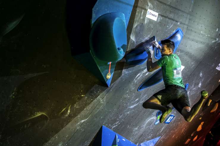 Slovenska plezalca na vrhu seštevkov svetovnega pokala v balvanih