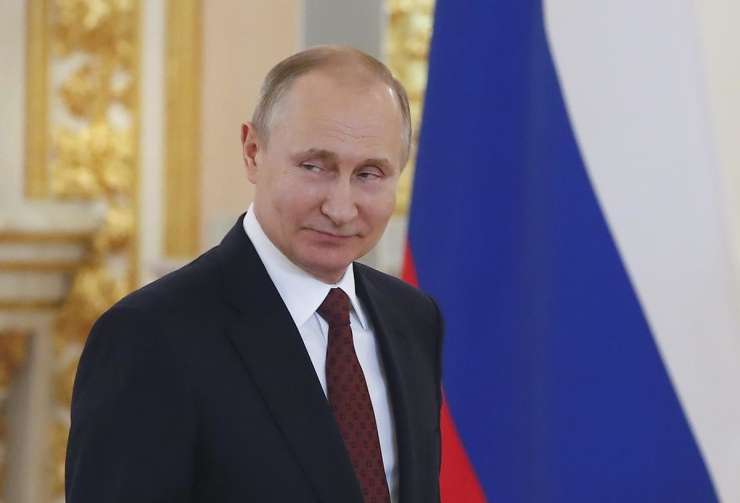 Putin Ruse svari pred ameriškimi raketami v Evropi in grozi, da ima Rusija svoje orožje