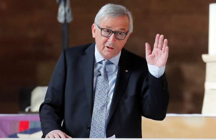 Juncker je moral zaradi nujne operacije žolčnika skrajšati počitnice