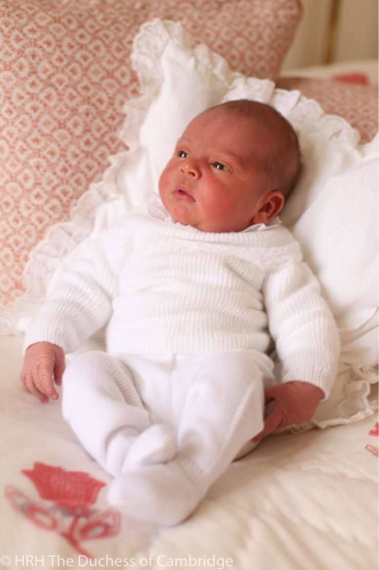FOTO: William in Kate svetu pokazala malega princa Louisa