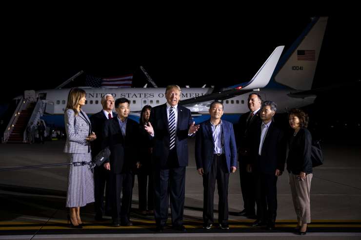 Donald in Melania pričakala Američane, ki jih je izpustila Severna Koreja