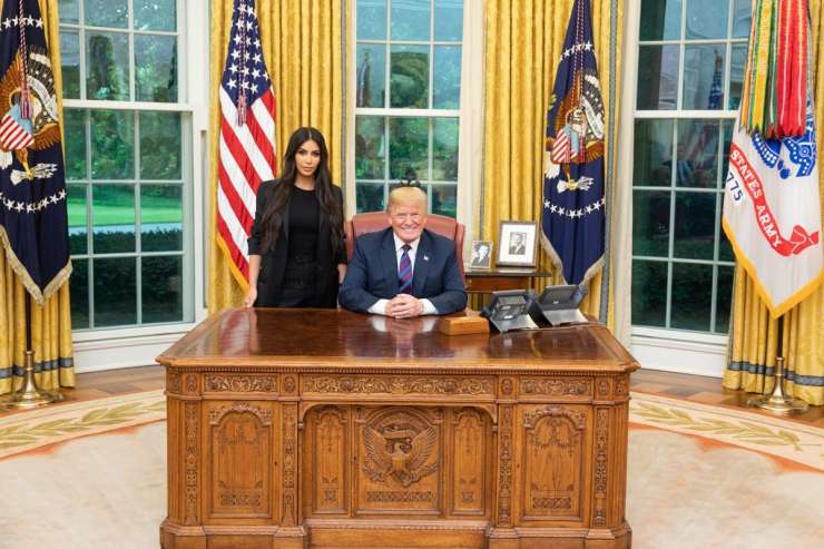 Kim Kardashian pri Trumpu lobirala za podporo zaporniški reformi