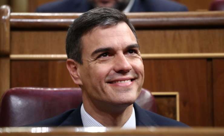 Sanchez po zmagi na španskih volitvah druge stranke pozval k podpori