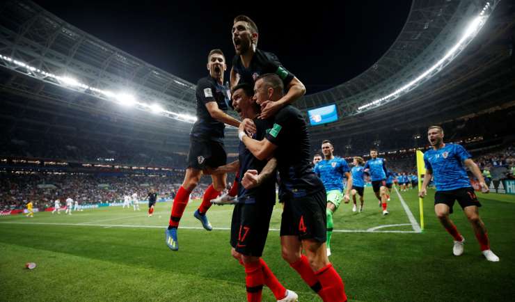 Sosedi norijo: Mandžukić Hrvate popeljal v finale svetovnega prvenstva!