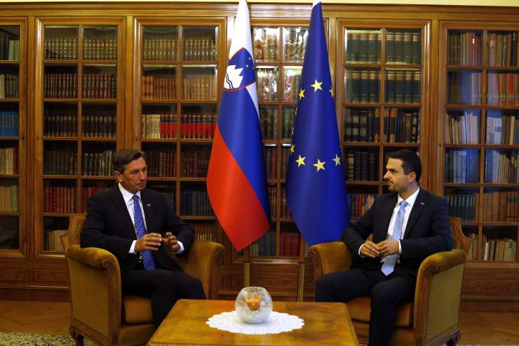 Pahor ugotavlja, da nihče ne uživa zadostne podpore za izvolitev za premierja; sestavljanje vlade bo ponudil Janši