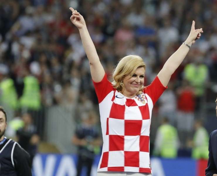 Hrvaška SDP bi predsednici Kolindi dodelila sredstva za navijaške dejavnosti: Uspešna je samo med navijanjem