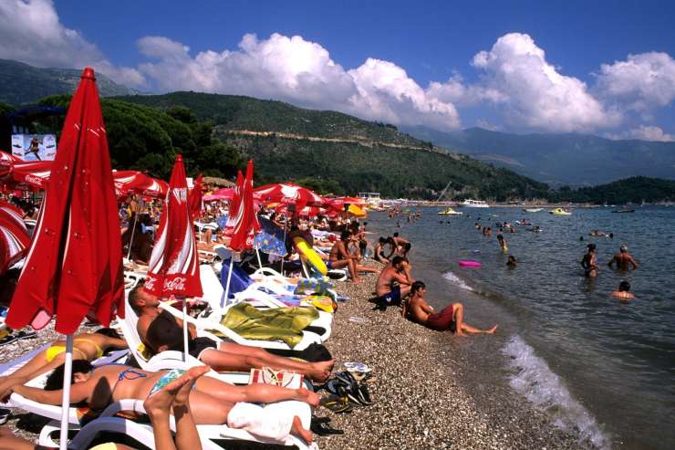 Jadransko morje se iz leta v leto segreva: lepo za kopalce, slabo za avtohtone rastline in živali