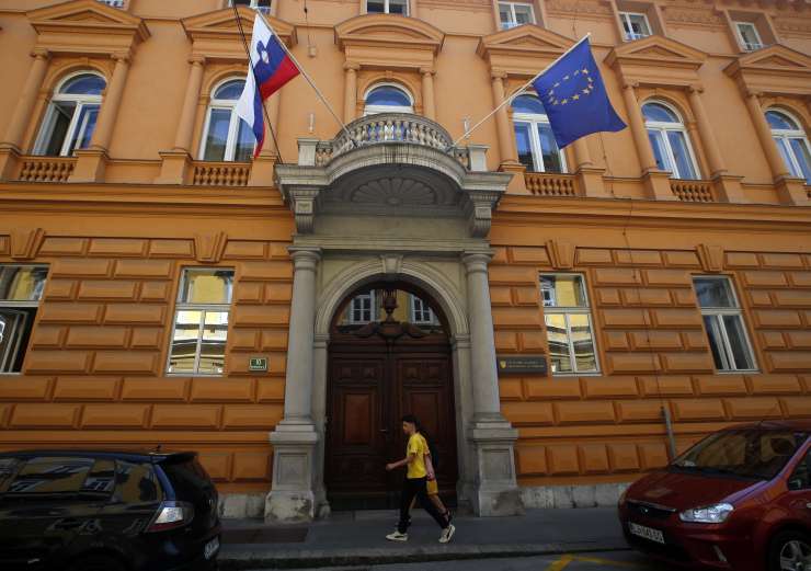 Ustavno sodišče razveljavilo kvote slovenske glasbe za zasebne radijske postaje