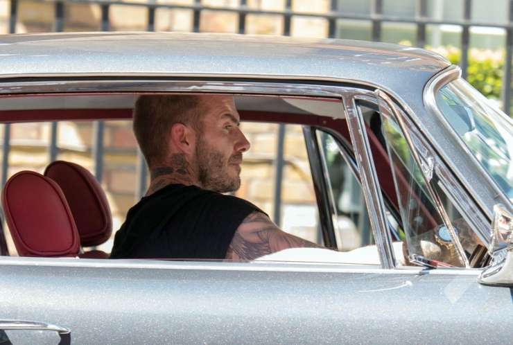Beckham pri telefoniranju med vožnjo ujela policija: pol leta ne sme sesti za volan