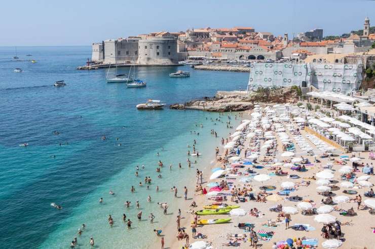 Hrvaške oblasti popustile in odobrile dodatnih 3000 dovoljenj za tuje delavce v turizmu in gradbeništvu
