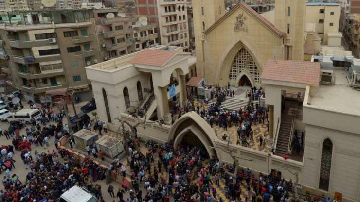 V Egiptu na smrt obsodili 17 džihadistov, ki so v napadih na koptske cerkve ubili 74 ljudi