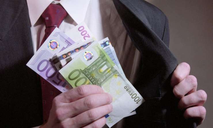Tudi Slovenija se je znašla v poročilu o preglednosti financiranja političnih strank v Evropi