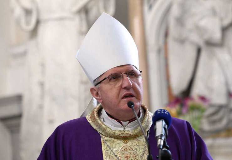 Ljubljanski nadškof Zore na srečanju s Šarcem izrazil željo po neposlabšanju položaja otrok v zasebnih šolah