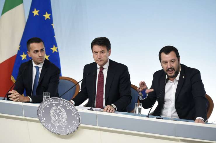 Italijanski premierju je prekipelo: če se Salvini in Di Maio ne nehata prepirati, bo odstopil