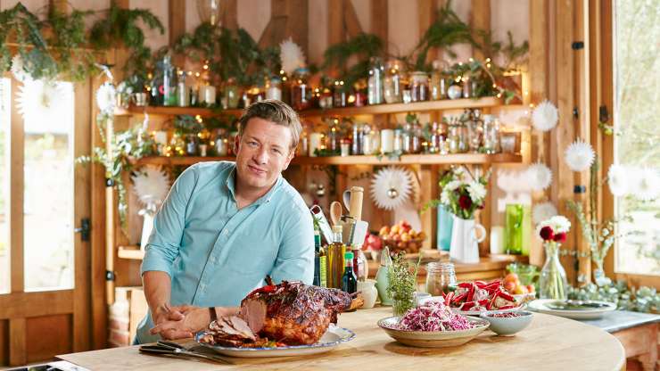 Katastrofalni padec Jamieja Oliverja: restavracije zvezdniškega chefa zapirajo, 1000 ljudi ob delo