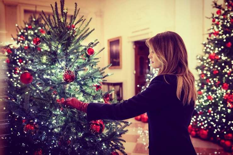 Melania išče prostovoljce, ki ji bodo pomagali pri božični okrasitvi Bele hiše